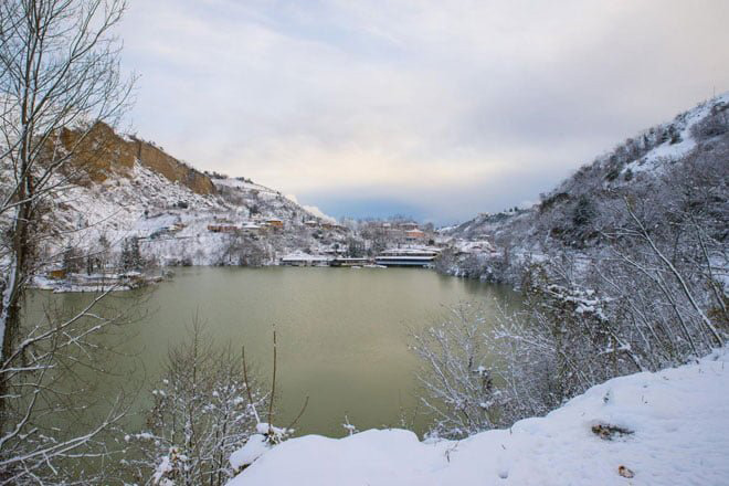 بحيرة سيراغول في الشتاء  
