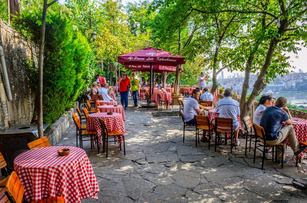 تعرّف على تلة بيرلوتي اسطنبول التي ينصح بزيارتها - فردوس الحياة للخدمات  السياحية في تركيا
